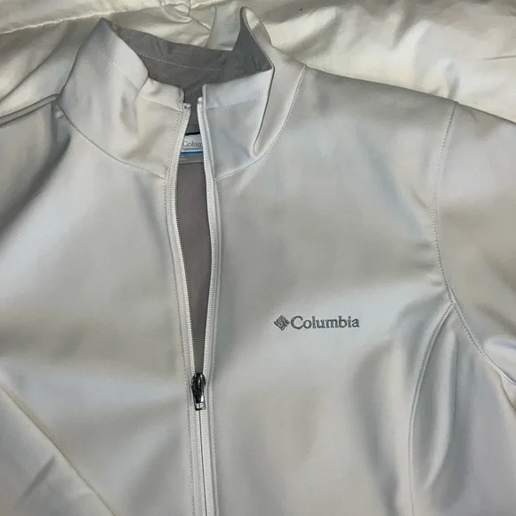 Women’s Columbia Jacket - Picture 2 of 4